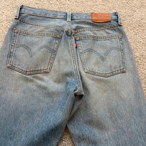 Levis 501 Jeans Womens 25 Medium Wash Distressed Thrashed Button Fly Retro - Picture 10 of 14
